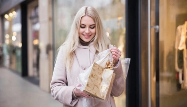 Should You Give a Gift to Someone Who’s Ignoring You?